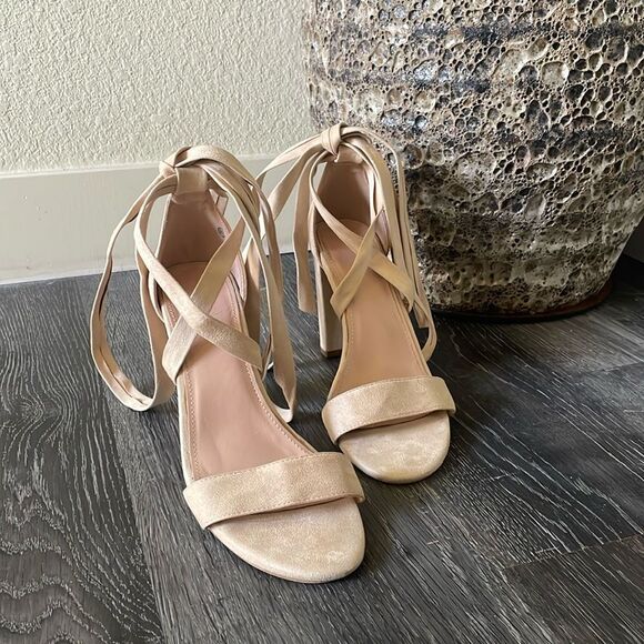 Vici | Tan Strappy Block Heel Size 9.5 - Picture 4 of 9